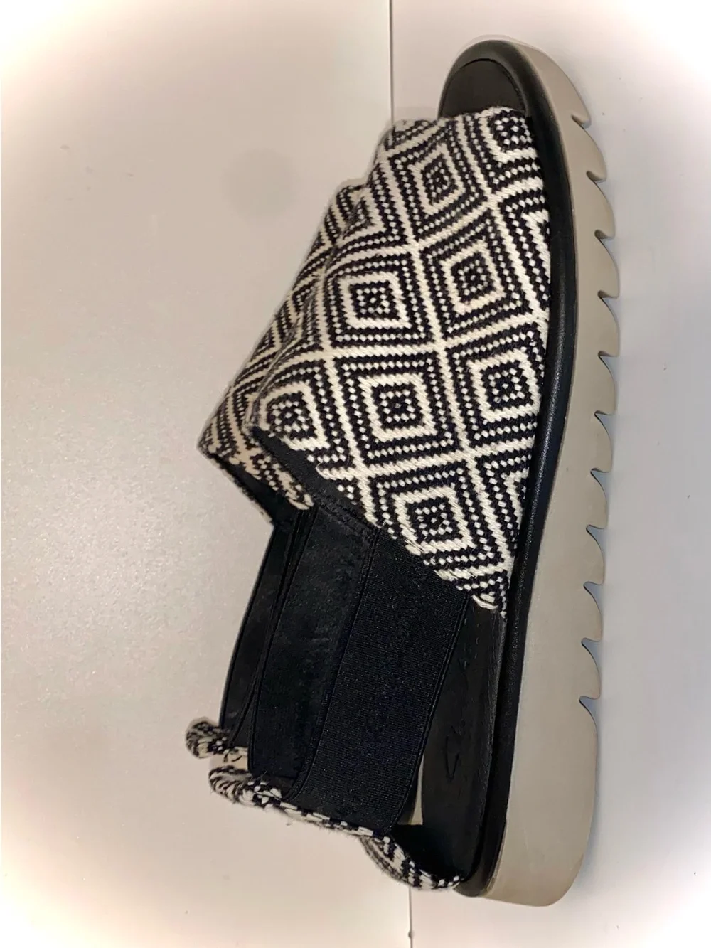Skechers Black & White Geometric Slip-On Mules